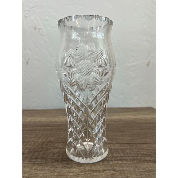 Vintage Cut Glass Bud Vase 7.5” Sunburst Daisy Floral Pattern Clear - Picture 4 of 7